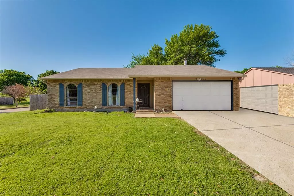 Dallas, TX 75249,7302 Christie Lane