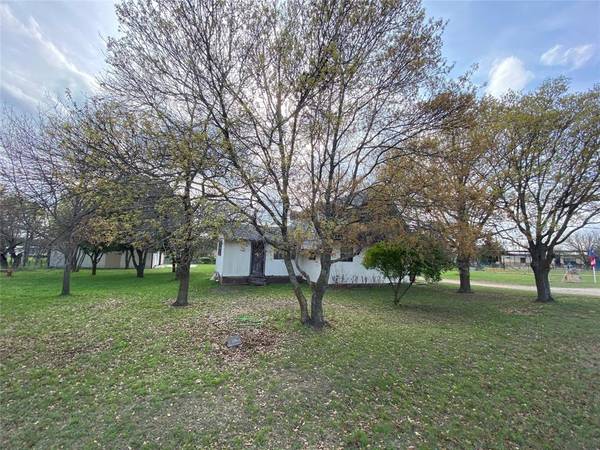 Coleman, TX 76834,108 Scenic Drive