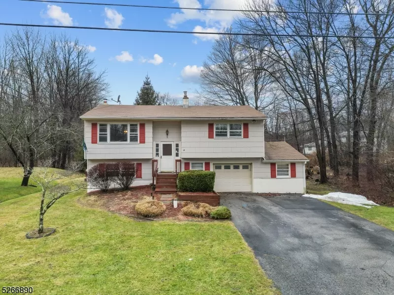 43 Cedar Tree Dr, Vernon Twp., NJ 07422