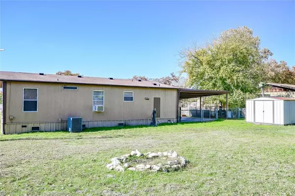 Granbury, TX 76049,413 Daisy Drive