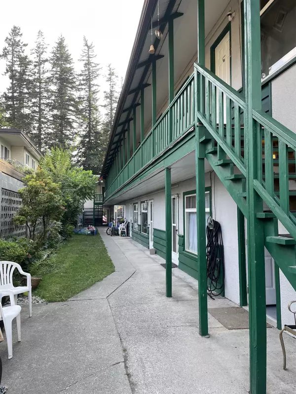 Hope, BC V0X 1L4,759 4TH AVENUE