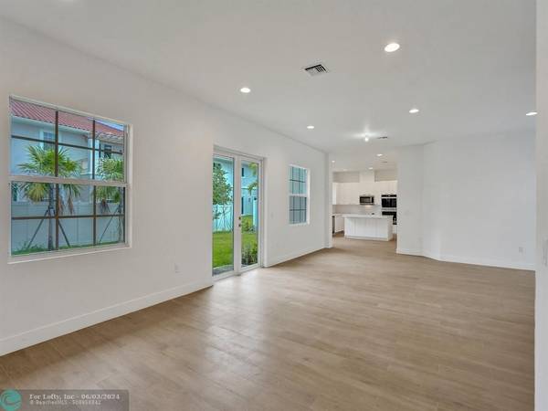 Dania Beach, FL 33312,3558 Forest View Cir