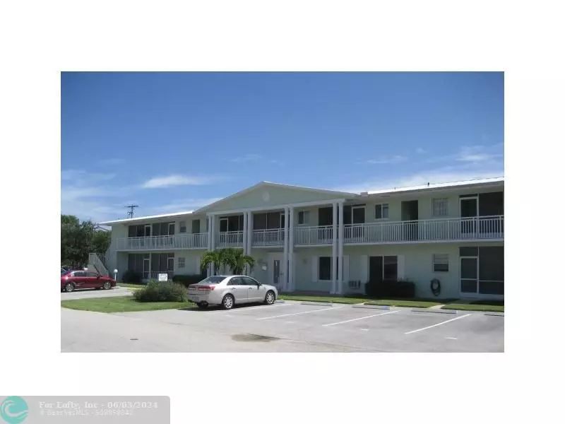 2100 NE 38 ST  #220, Lighthouse Point, FL 33064