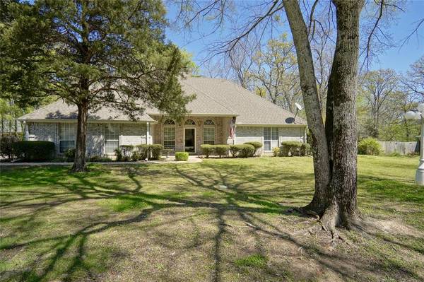 282 Wooded Hills (CR 33880) Drive, Powderly, TX 75473