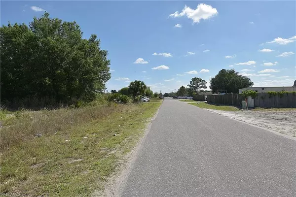 Lehigh Acres, FL 33971,3216 5th ST W