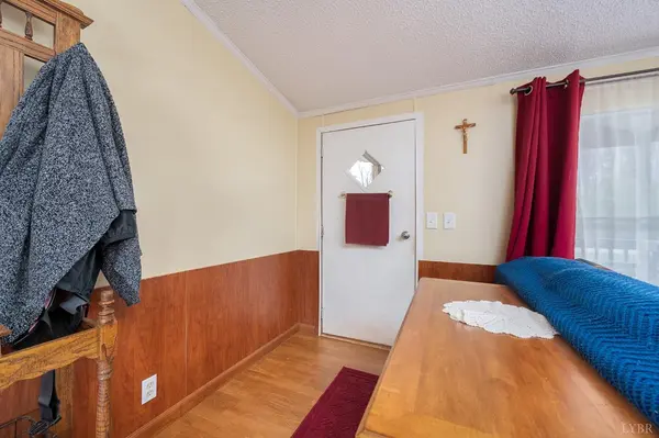 Vinton, VA 24179,1105 Veteran RD