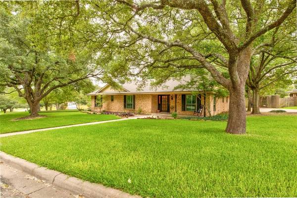 816 Shady Creek Drive, Cleburne, TX 76033