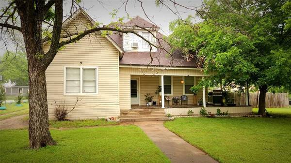 314 W Heard Street, Cleburne, TX 76033