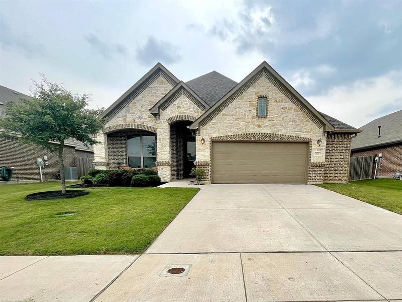 909 Cloudlock Drive, Saginaw, TX 76179