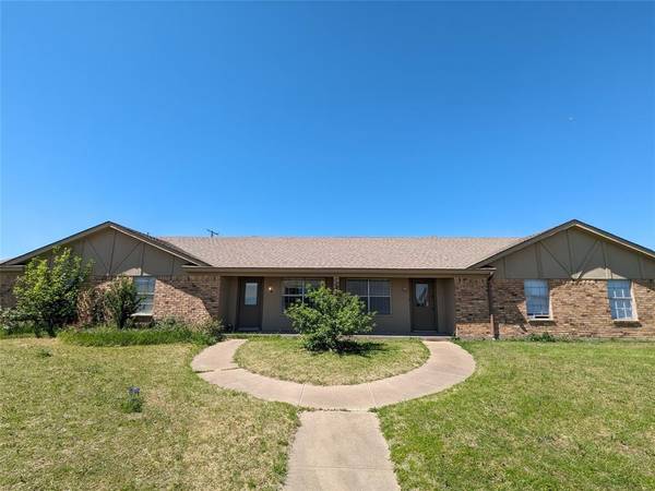 1203 N Nolan River Road #A/B, Cleburne, TX 76033