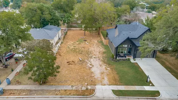 2214 Roanoke Avenue,  Dallas,  TX 75235