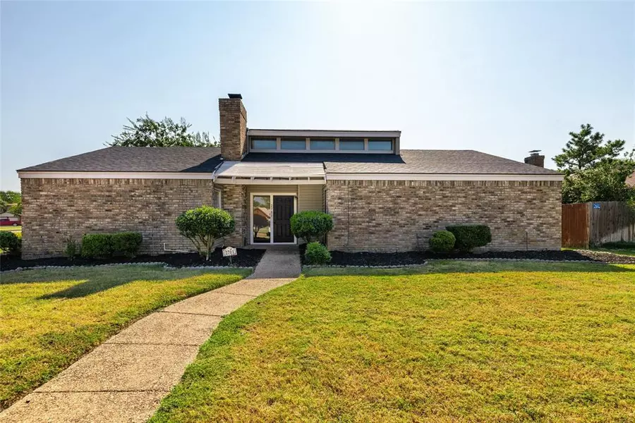 2701 Hedgeway Drive, Arlington, TX 76016