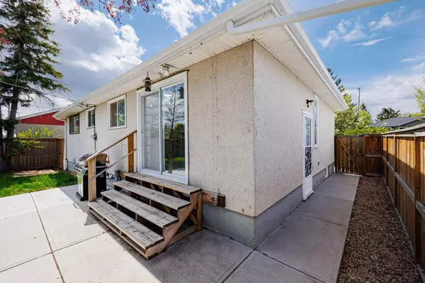 Calgary, AB T2K 3S7,6324 Travois CRES NW