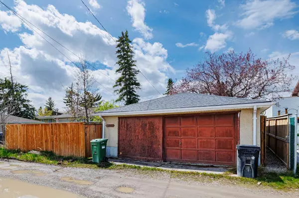 Calgary, AB T2K 3S7,6324 Travois CRES NW