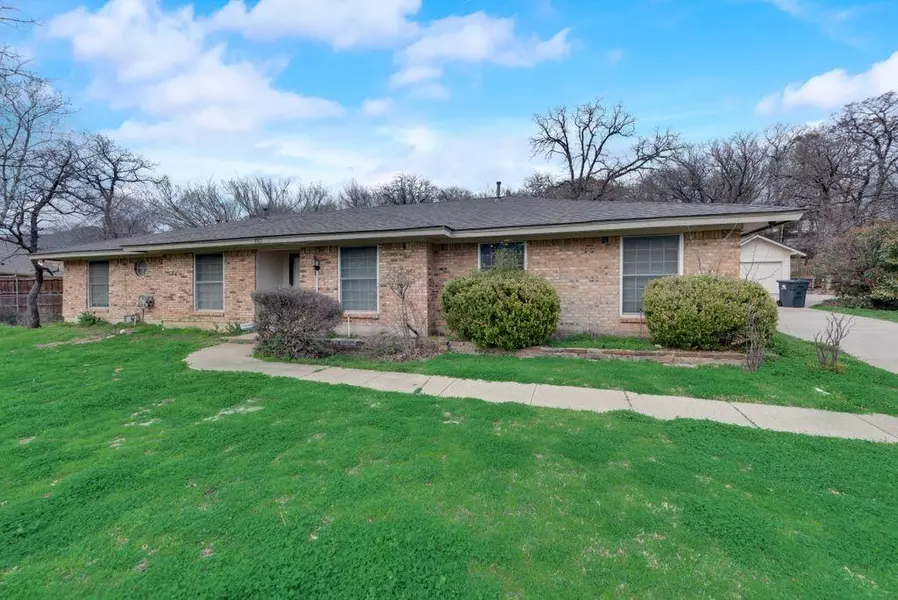 5917 Earle Street, Arlington, TX 76016