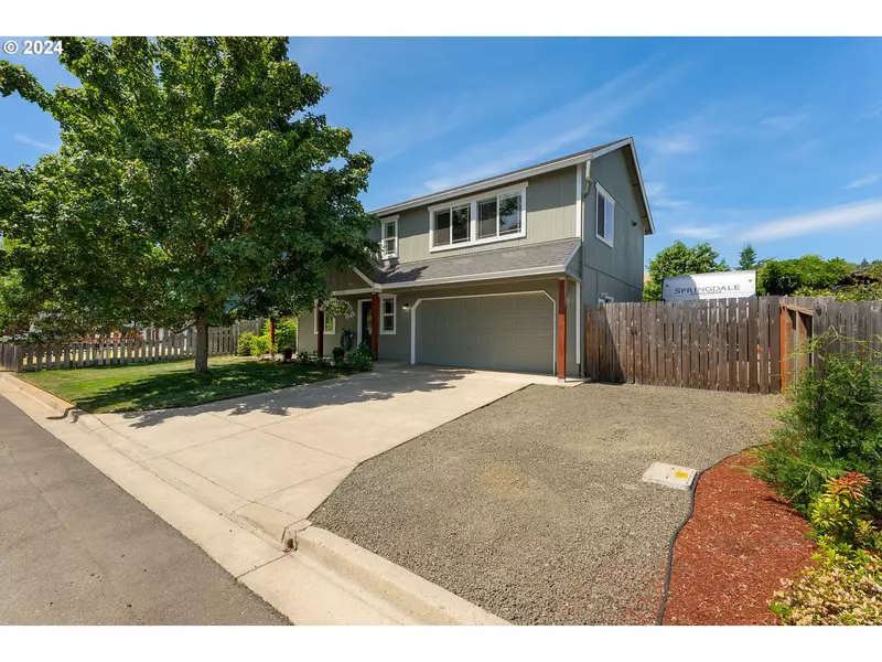 207 UMPQUA VIEW DR, Roseburg, OR 97471