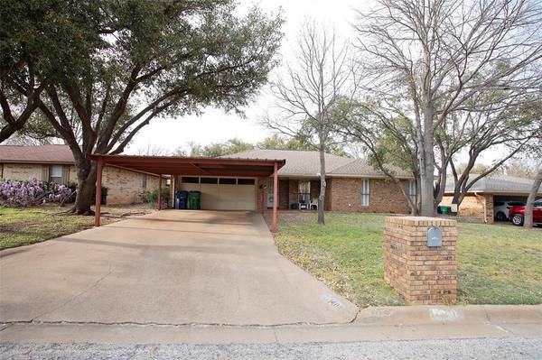 1404 Green Street,  Graham,  TX 76450