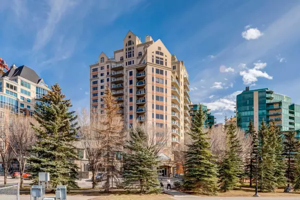 Calgary, AB T2P 5E2,200 La Caille PL SW #703