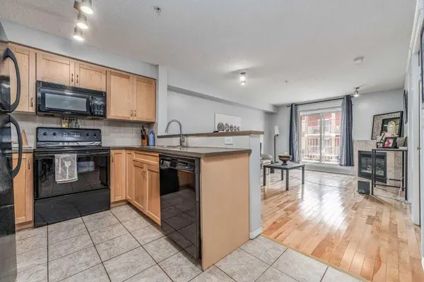 70 Panamount DR NW #1103, Calgary, AB T3K5Z1