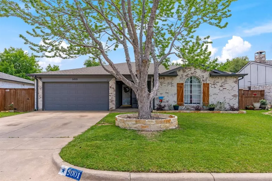 5001 Cedar Springs Drive, Fort Worth, TX 76179