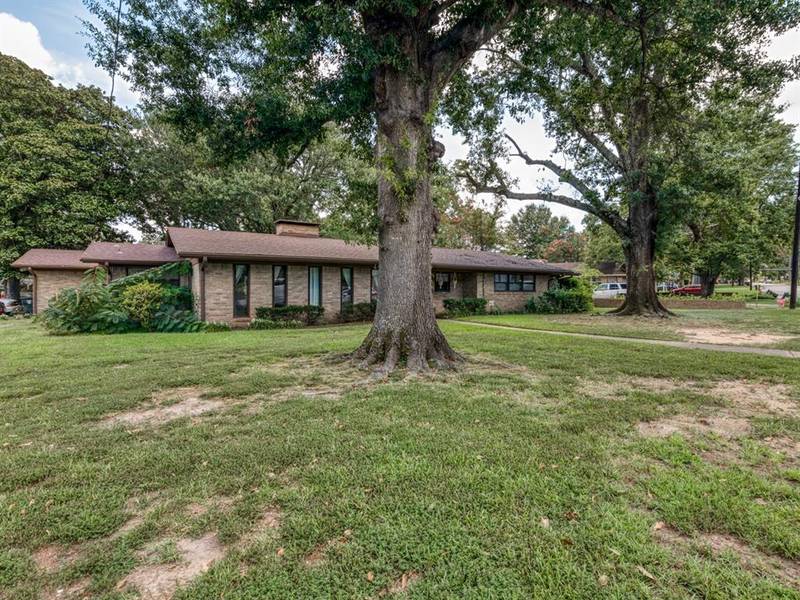 3208 Lynwood Drive, Tyler, TX 75701