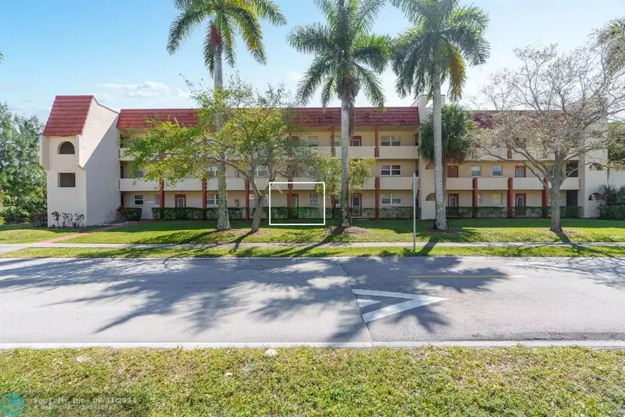 7960 N Sunrise Lakes Dr  #103, Sunrise, FL 33322