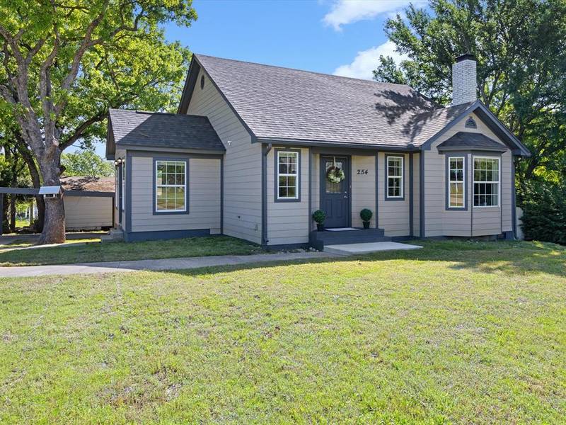 254 Pilot Point Street, Alvarado, TX 76009