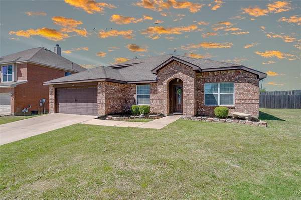 621 Roundrock Lane, Fort Worth, TX 76140