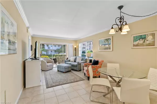 5 High Point CIR W 104, Naples, FL 34103