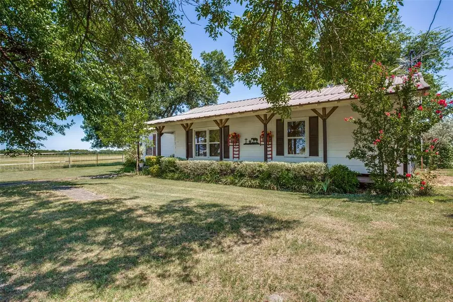 4468 W Fm 922, Valley View, TX 76272