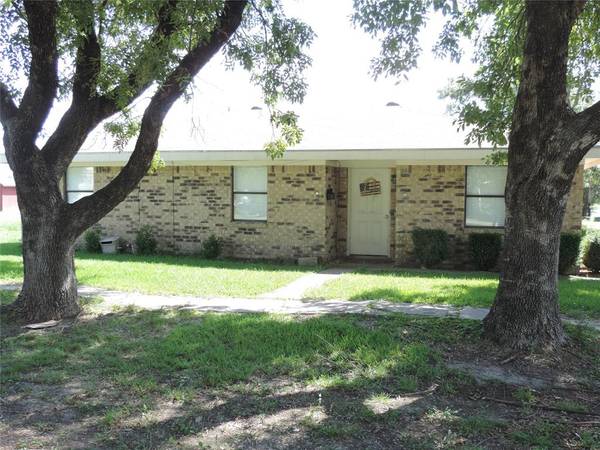 951 W Bonham Avenue, Cooper, TX 75432