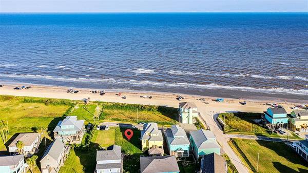 2833 Tradewind Lane,  Crystal Beach,  TX 77650