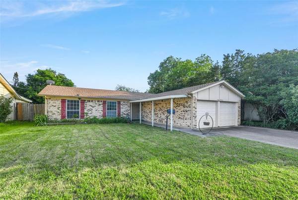 317 W Ferndale Lane, Grand Prairie, TX 75052