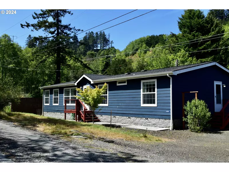 29274 SKUNK RUN RD, Gold Beach, OR 97444