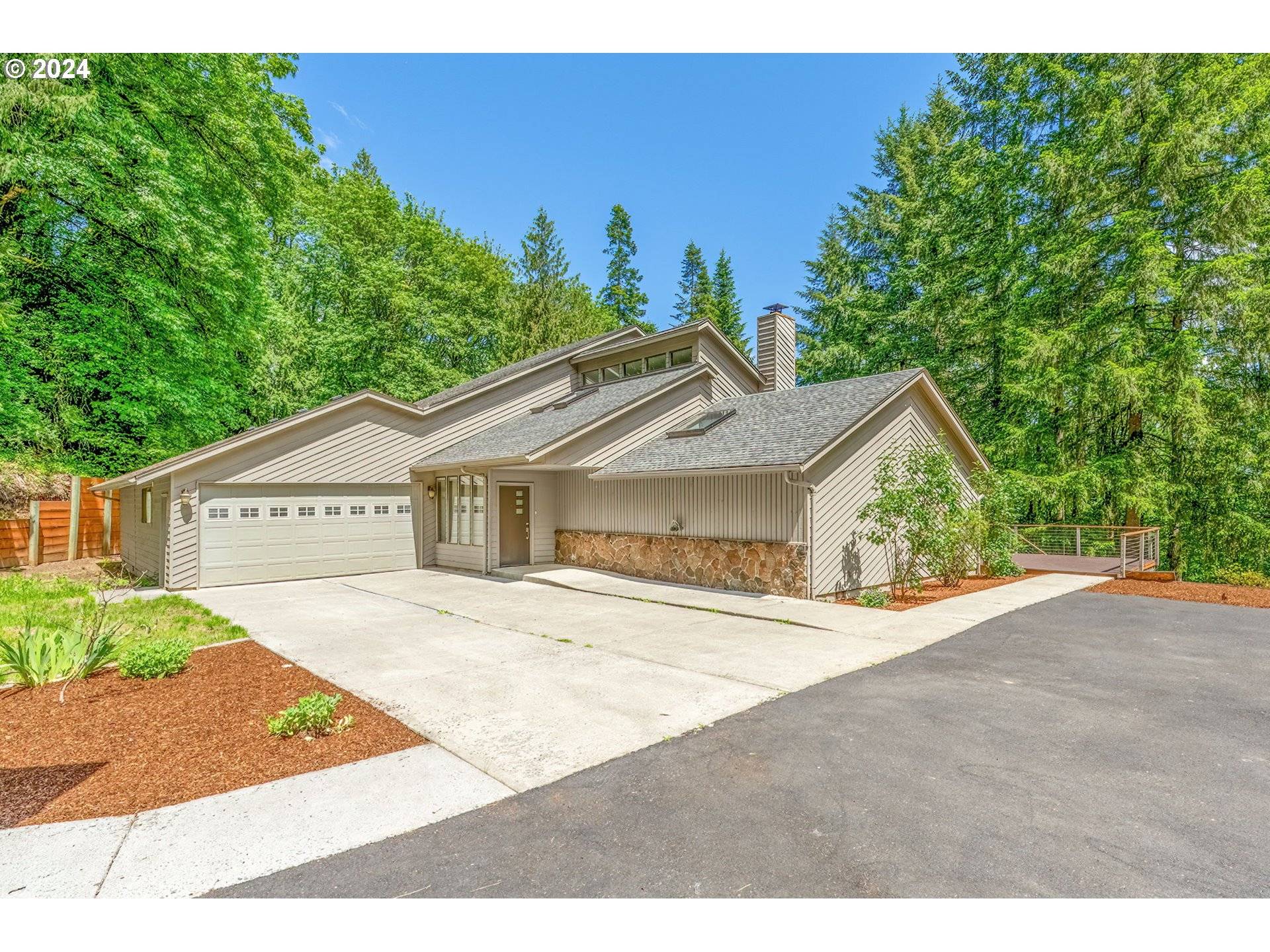2426 WESTSIDE HWY, Castle Rock, WA 98611