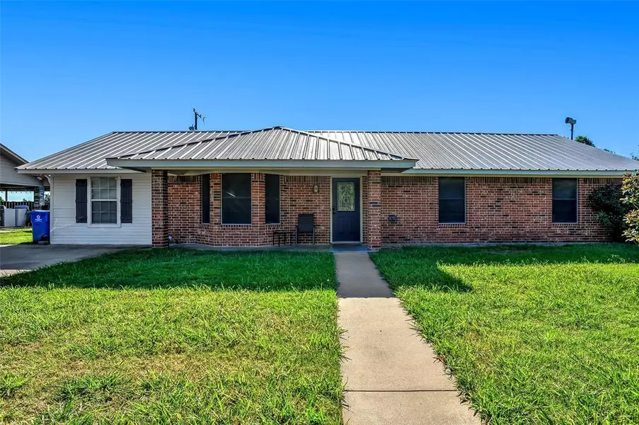 120 Amy Court, Collinsville, TX 76233