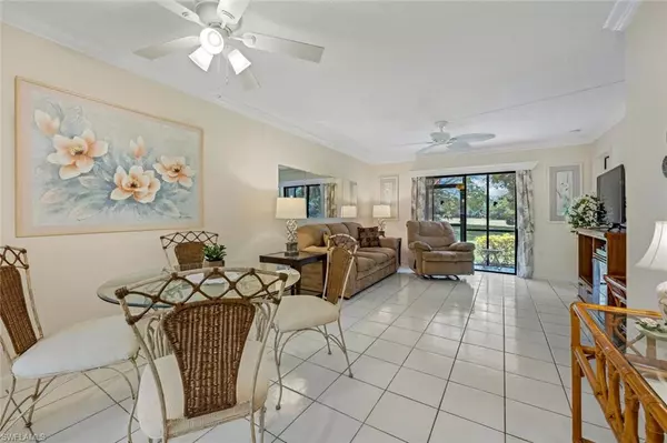 4266 27th CT SW 102, Naples, FL 34116