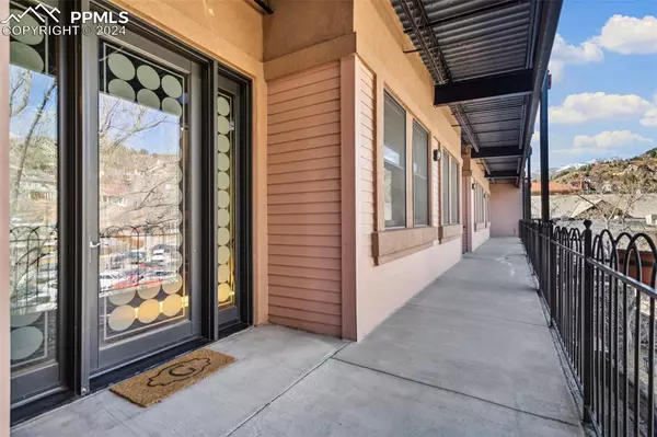 Manitou Springs, CO 80829,906 Manitou AVE #202