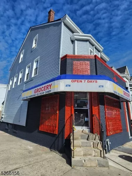 21 Oak St, Paterson City, NJ 07501