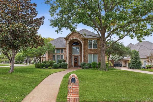 801 Parkdale Court, Southlake, TX 76092