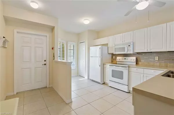 Naples, FL 34113,9185 Celeste DR 1-106