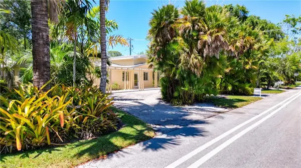 Naples, FL 34102,671 7th ST N