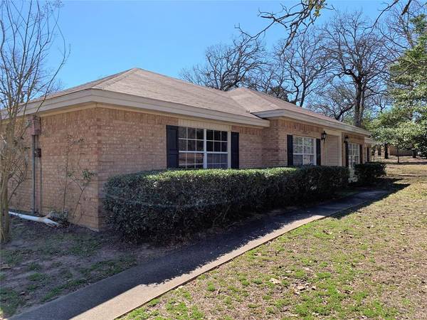 106 Brentwood Circle, Athens, TX 75751