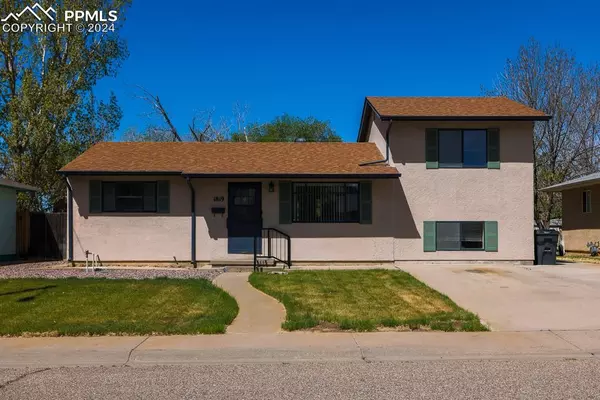 1819 Yakima LN, Pueblo, CO 81001