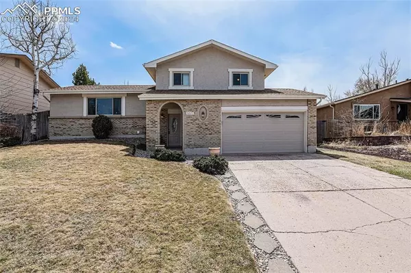 5221 Smokehouse LN, Colorado Springs, CO 80917