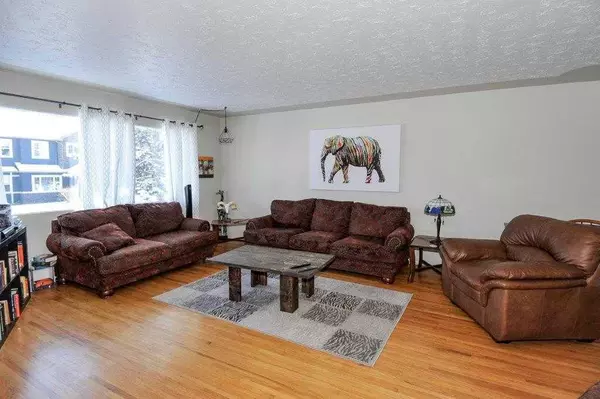 Calgary, AB T3E 3J7,2829 40 ST SW