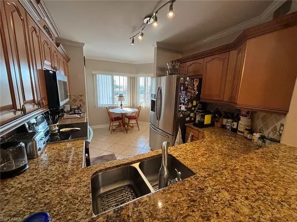 Naples, FL 34104,7846 Regal Heron CIR 203