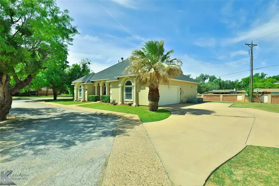 218 Elm Cove Circle, Abilene, TX 79605