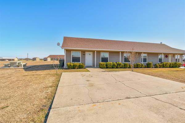 325 S Blue Jay Court, Weatherford, TX 76088