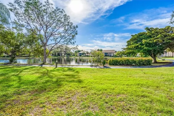 Naples, FL 34110,501 Lake Louise CIR 104